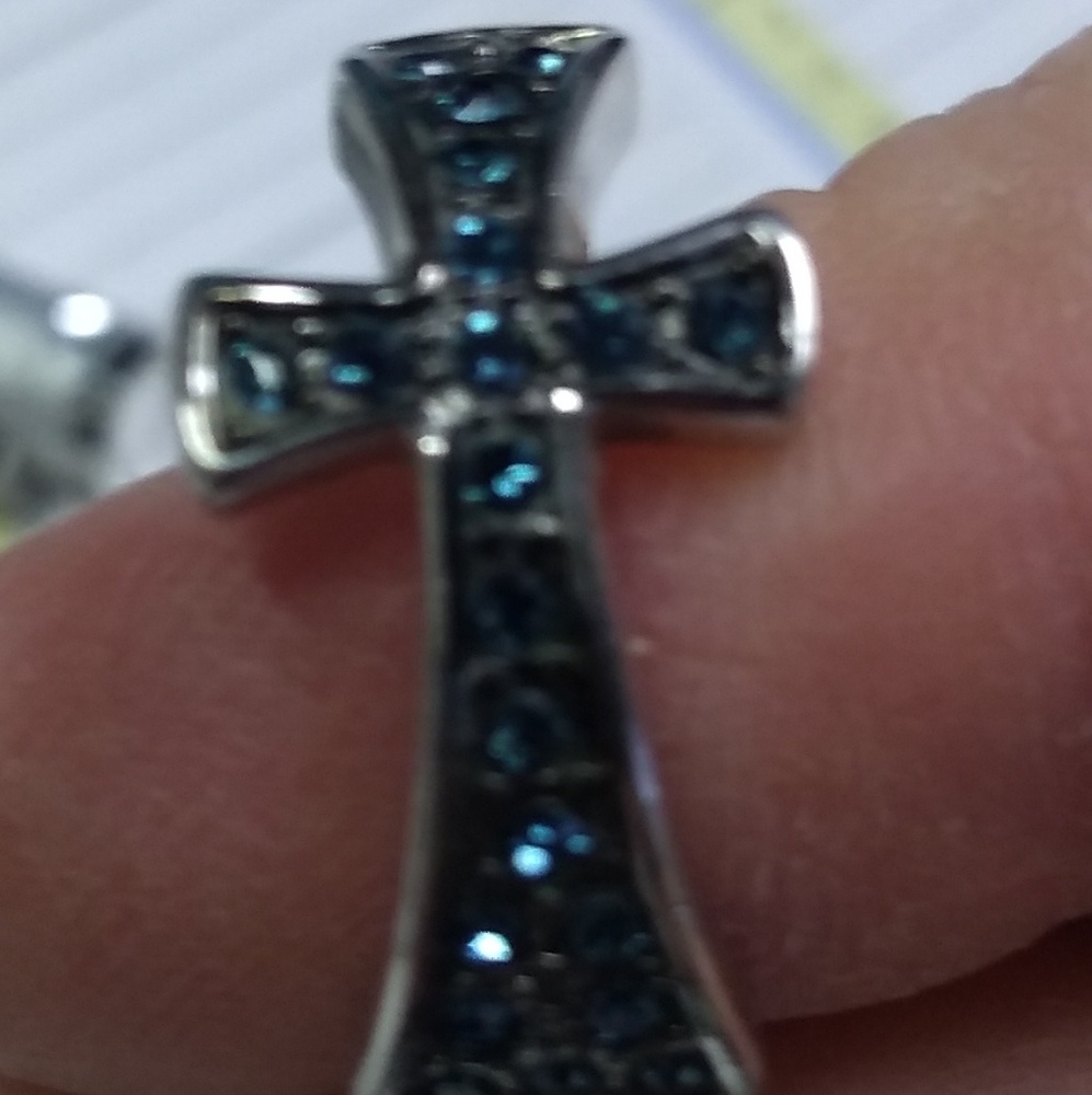 Pretty blue 💙 cross ring sz 6.5